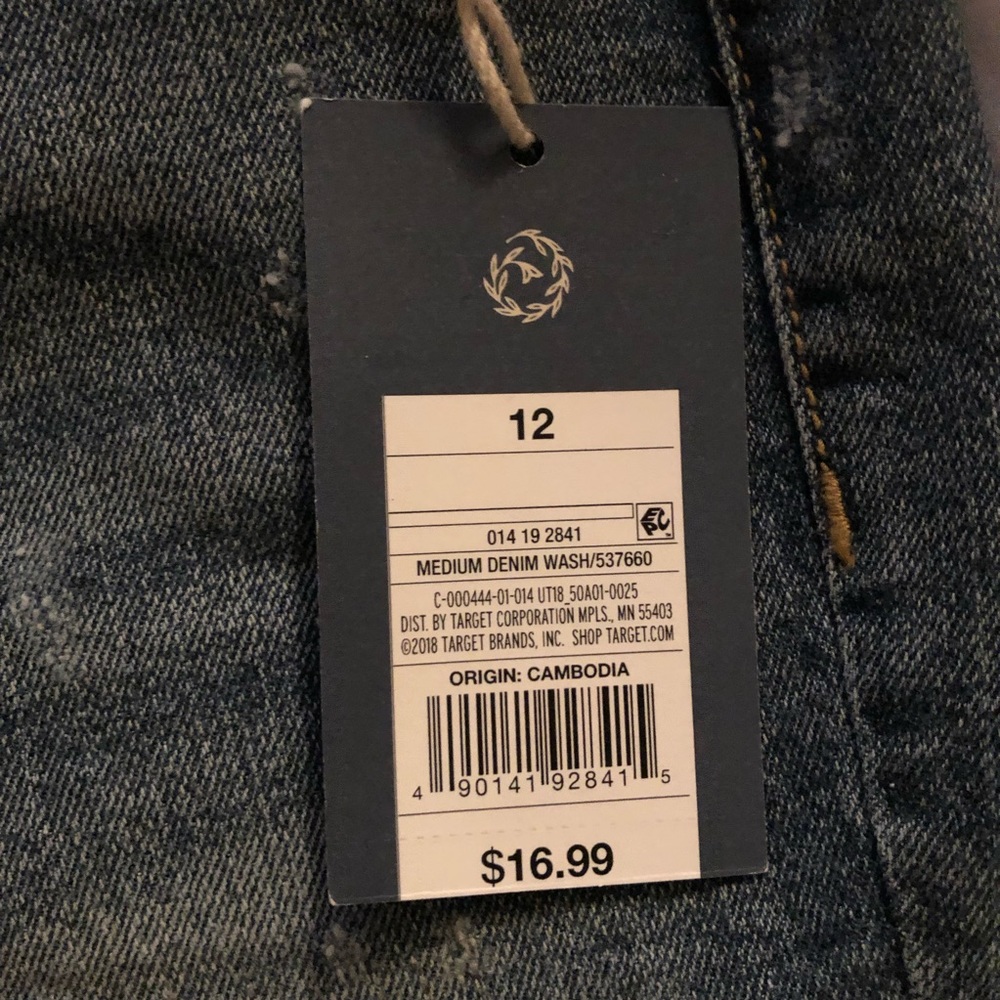 NWT Universal Thread Jean Ripped Shorts - Picture 2 of 5